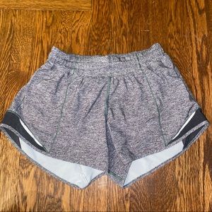 Lululemon Hotty Hot LR 4” shorts